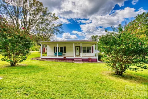 350 Summers Rd, Morganton, NC 28655