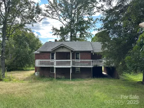 209 S Main St, Salisbury, NC 28146