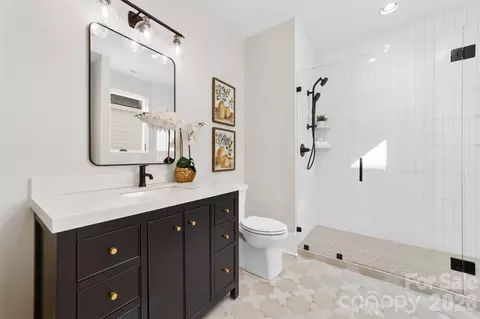 Bath - 216 Walnut St, Davidson, NC 28036 photo 7 of 8