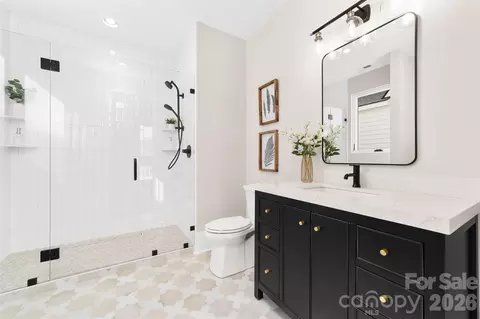 Bath - 216 Walnut St, Davidson, NC 28036 photo 6 of 8