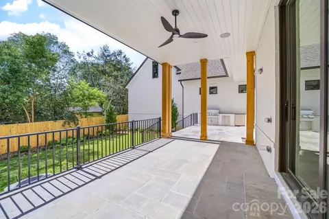 Exterior - 216 Walnut St, Davidson, NC 28036 photo 2 of 4