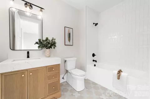 Bath - 216 Walnut St, Davidson, NC 28036 photo 5 of 8