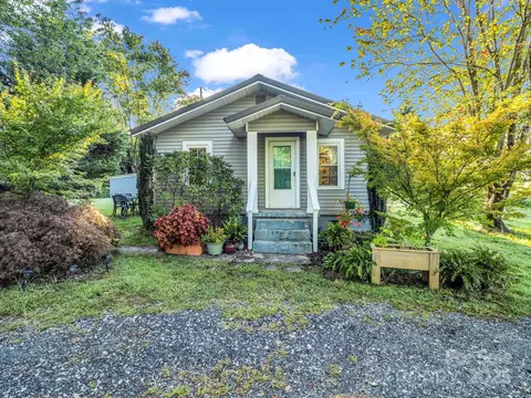 62 Bald Rock Rd, Hendersonville, NC 28792
