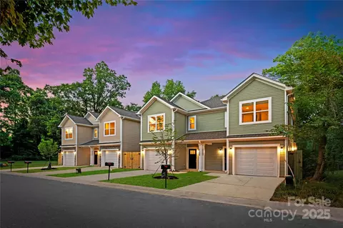 2727 Capitol Dr, Charlotte, NC 28208
