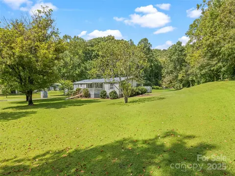 6587 Skyland Dr, Sylva, NC 28779 photo 4