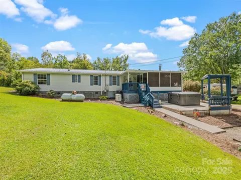 6587 Skyland Dr, Sylva, NC 28779 photo 5