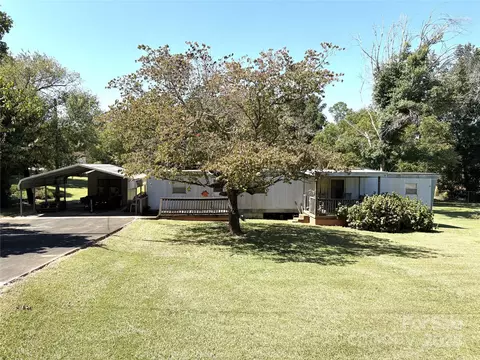 332 Potter S Rd S, Lancaster, SC 29720