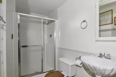 Bath - 190 Turkey Creek Rd, Clyde, NC 28721 photo 1 of 2