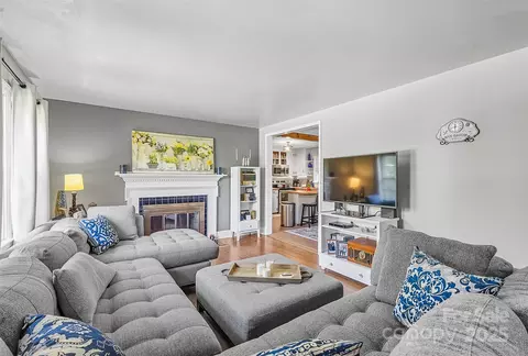 5400 Paula Ct, Charlotte, NC 28216