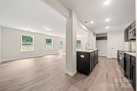 703 E Dunlap St, Lancaster, SC 29720 photo 6