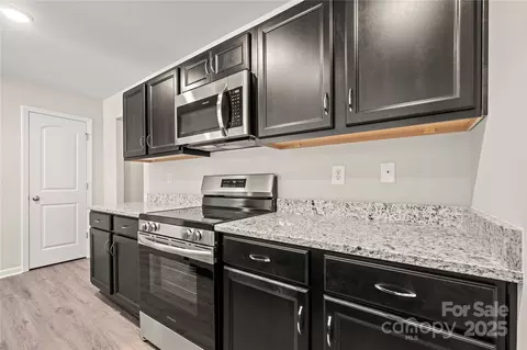 703 E Dunlap St, Lancaster, SC 29720 photo 3