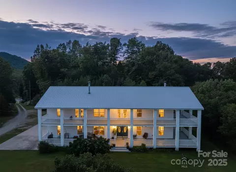 3575 Chetola Dr, Lenoir, NC 28645