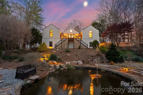 214 Ridgeway Dr, Taylorsville, NC 28681