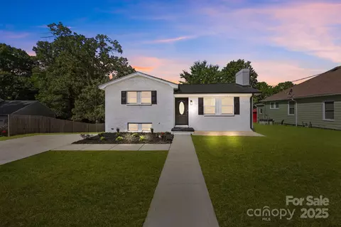 321 W 14th St, Salisbury, NC 28144