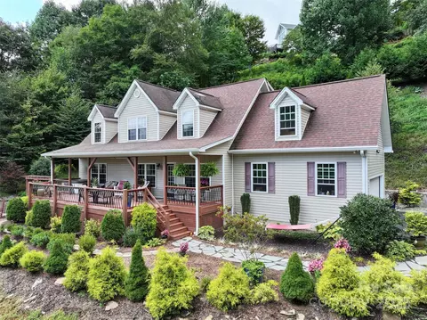 202 Inverness Dr, Waynesville, NC 28785
