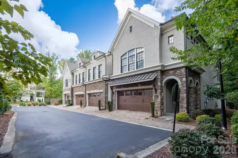 5041 Vernet Ln, Charlotte, NC 28210