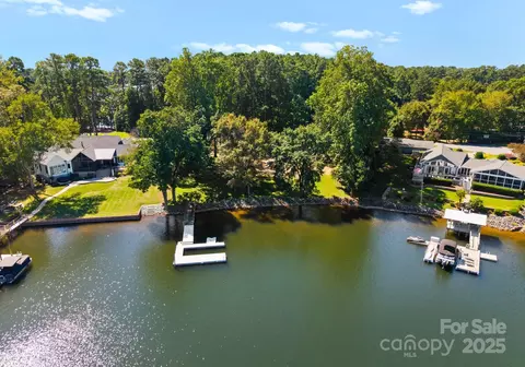 116 Cottage Grove Ln, Mooresville, NC 28117