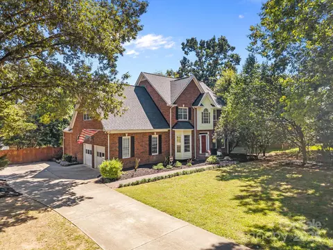 1237 Hawthorne Dr, Indian Trail, NC 28079