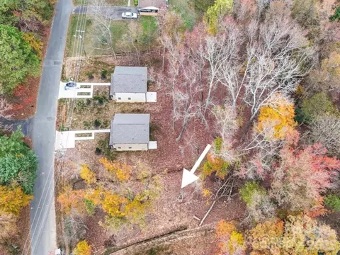 4719 Whispering Oaks Dr, Charlotte, NC 28213