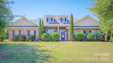 131 Water Ski Dr, Statesville, NC 28677