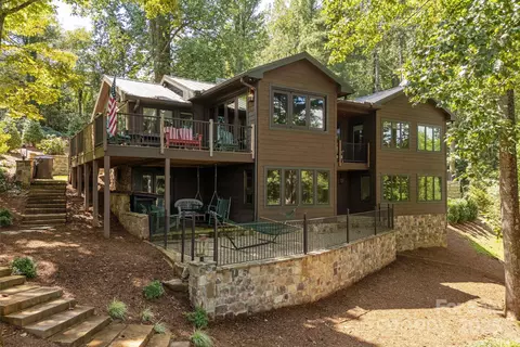 473 S Lake Summit Rd, Zirconia, NC 28790