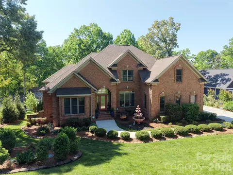 107 Nautilus Ct, Troutman, NC 28166
