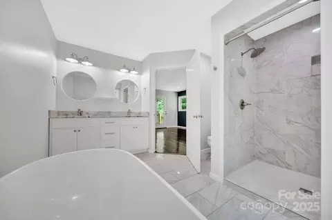 Bath - 155 Pebble Ridge Rd, Spruce Pine, NC 28777 photo 1 of 6
