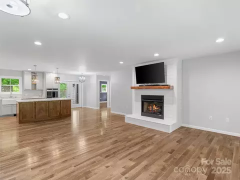Living - 155 Pebble Ridge Rd, Spruce Pine, NC 28777 photo 2 of 5