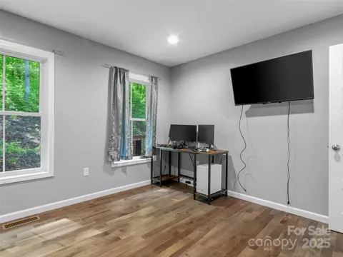 Bedroom - 155 Pebble Ridge Rd, Spruce Pine, NC 28777 photo 6 of 7