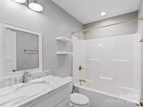 Bath - 155 Pebble Ridge Rd, Spruce Pine, NC 28777 photo 6 of 6
