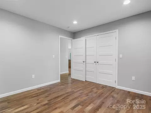 Bedroom - 155 Pebble Ridge Rd, Spruce Pine, NC 28777 photo 4 of 7