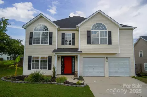 305 White Water Dr, Rock Hill, SC 29732
