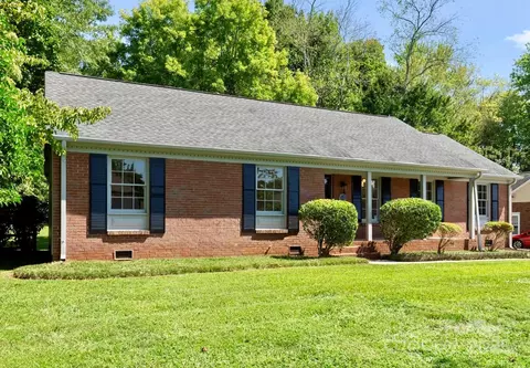 6101 Powder Horn Rd, Charlotte, NC 28212