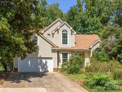7630 Blythwood Ln, Charlotte, NC 28227