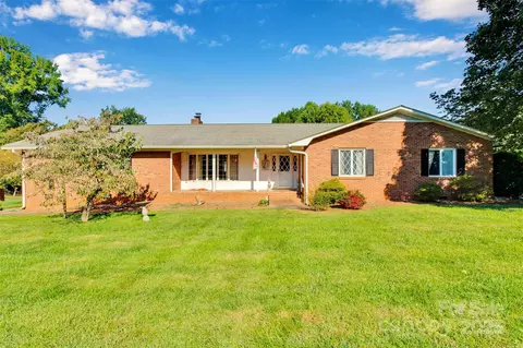10701 Washam Potts Rd, Cornelius, NC 28031
