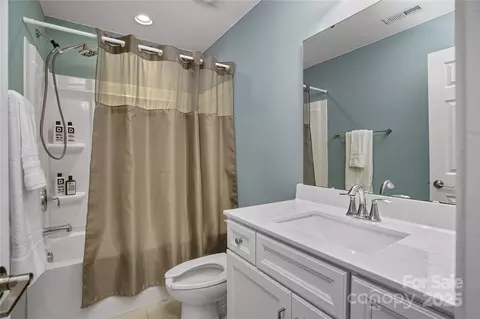 Bath - 3719 Lenox Ln, Denver, NC 28037 photo 6 of 6