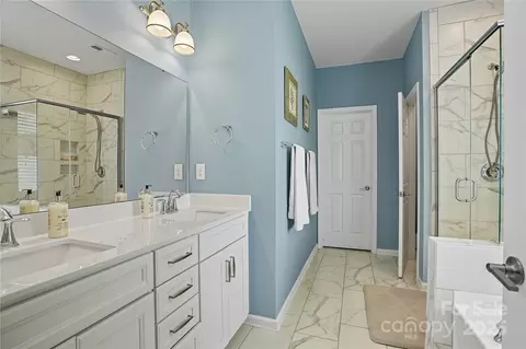 Bath - 3719 Lenox Ln, Denver, NC 28037 photo 2 of 6