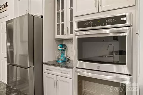 Kitchen - 3719 Lenox Ln, Denver, NC 28037 photo 6 of 7