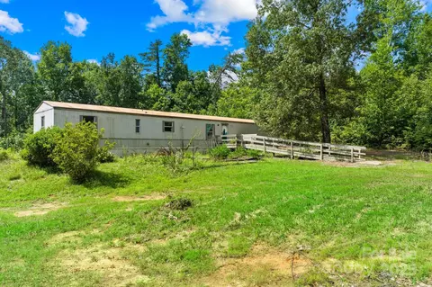 6261 Lor Rd, Morganton, NC 28655