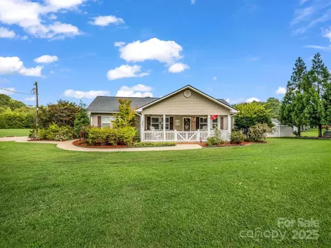 261 Faye Toney Rd, Mooresboro, NC 28114