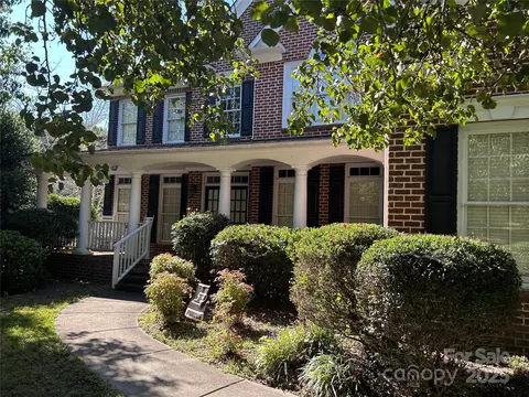 4228 Wallbrook Dr, Matthews, NC 28105