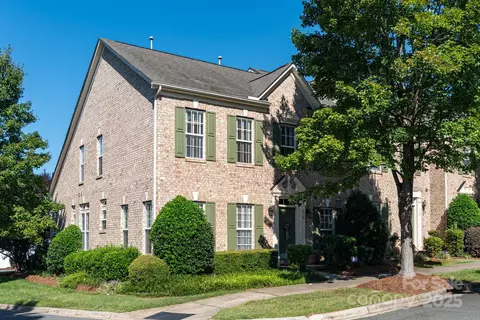 415 Magnolia St, Davidson, NC 28036
