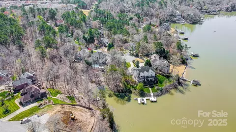11055 Holiday Cove Dr, Tega Cay, SC 29708