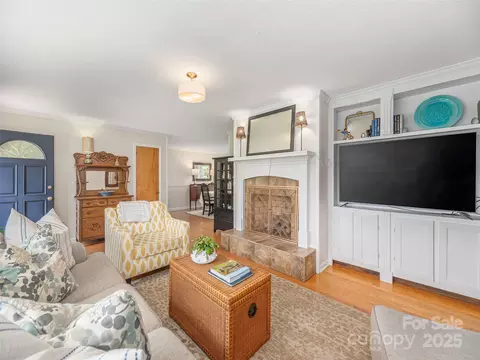 Living - 868 Mulberry St, Clyde, NC 28721 photo 3 of 4