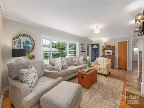 Living - 868 Mulberry St, Clyde, NC 28721 photo 2 of 4
