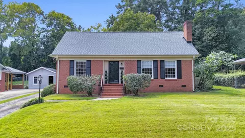 1614 Wensley Dr, Charlotte, NC 28210