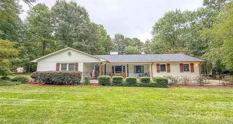 3720 Fairlane Dr, Gastonia, NC 28056