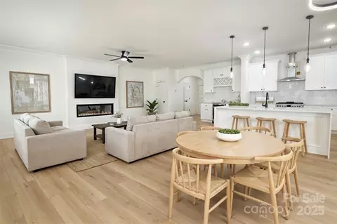 8315 Adrian Ct, Charlotte, NC 28270