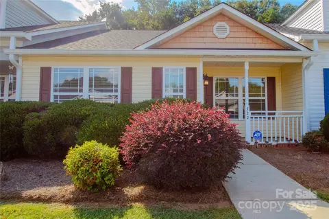 722 Dalebrook Ln, Rock Hill, SC 29730