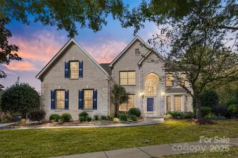 2052 Lake Forest Dr, Tega Cay, SC 29708
